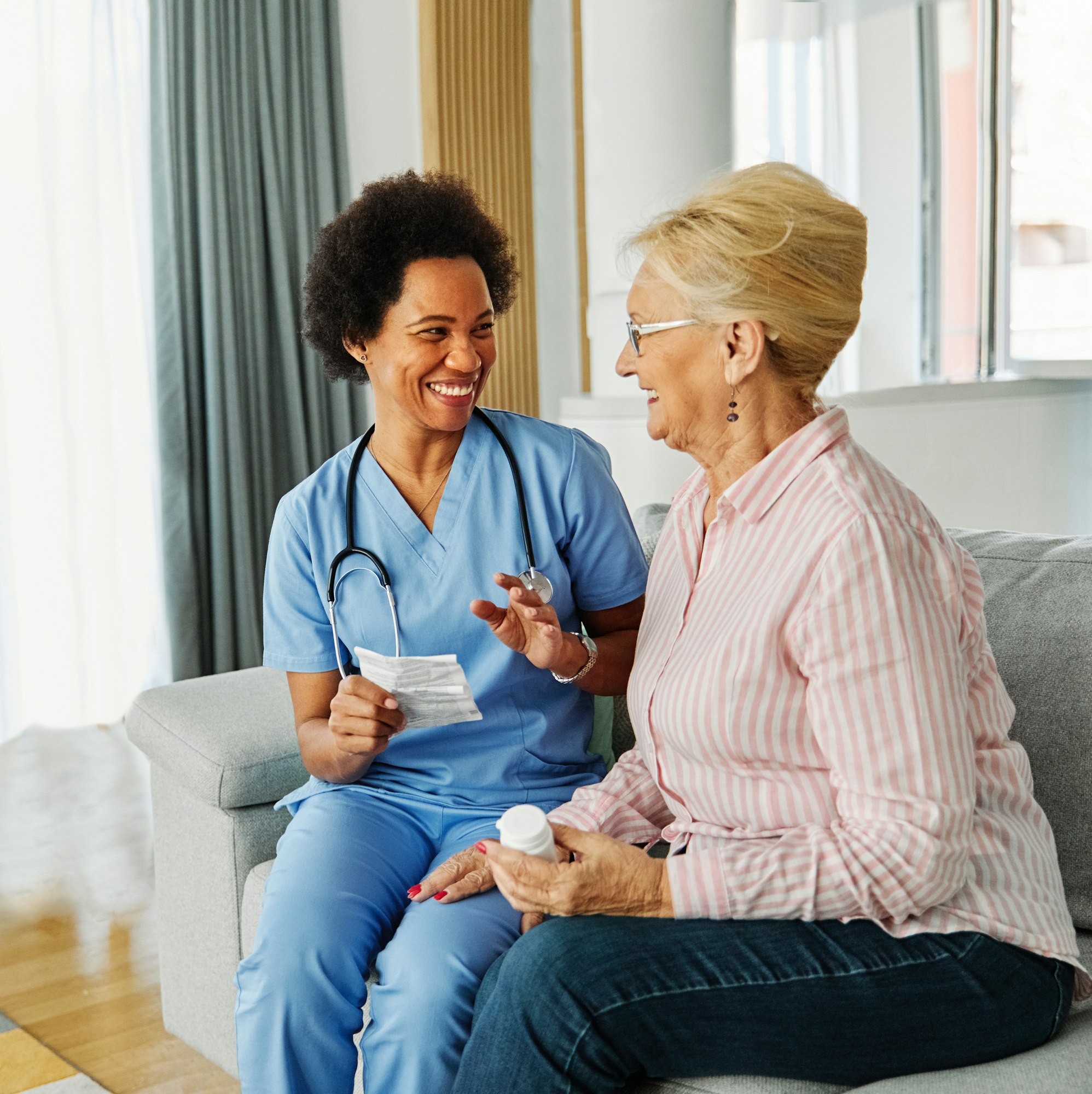 nurse doctor senior care drug pill tablet prescription caregiver help assistence retirement home